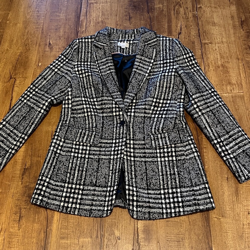 LOFT tweed blazer size 10, plaid with very fine pink stitching.  Heavier…
